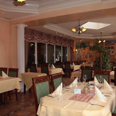 Hotel-Restaurant La Fontana Costanzo Занкт-Інґберт Екстер'єр фото