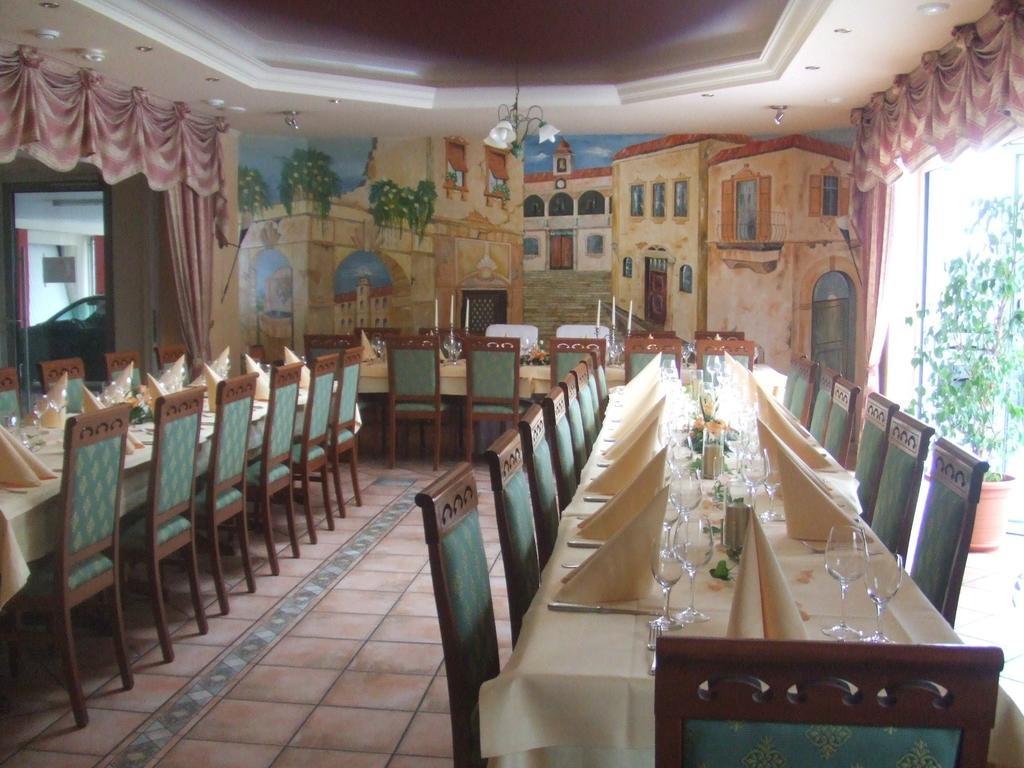 Hotel-Restaurant La Fontana Costanzo Занкт-Інґберт Екстер'єр фото