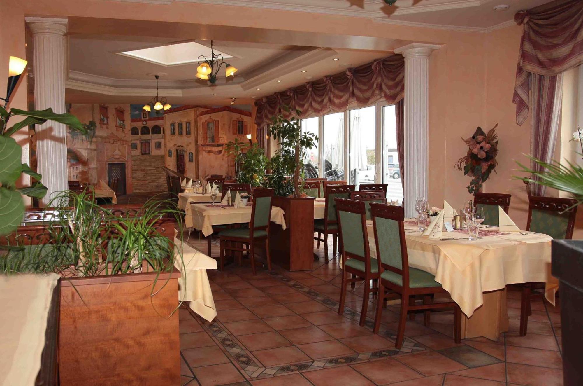 Hotel-Restaurant La Fontana Costanzo Занкт-Інґберт Екстер'єр фото