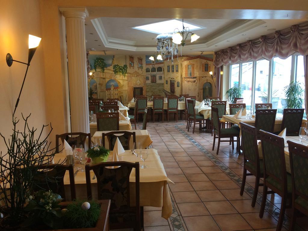 Hotel-Restaurant La Fontana Costanzo Занкт-Інґберт Екстер'єр фото