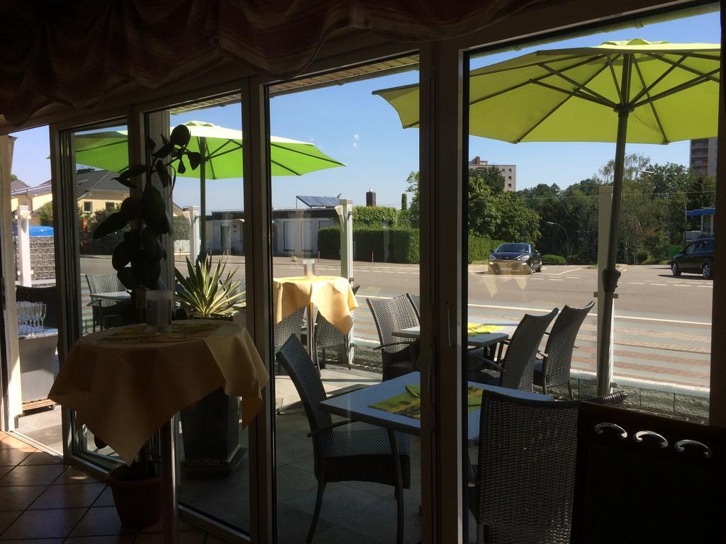 Hotel-Restaurant La Fontana Costanzo Занкт-Інґберт Екстер'єр фото